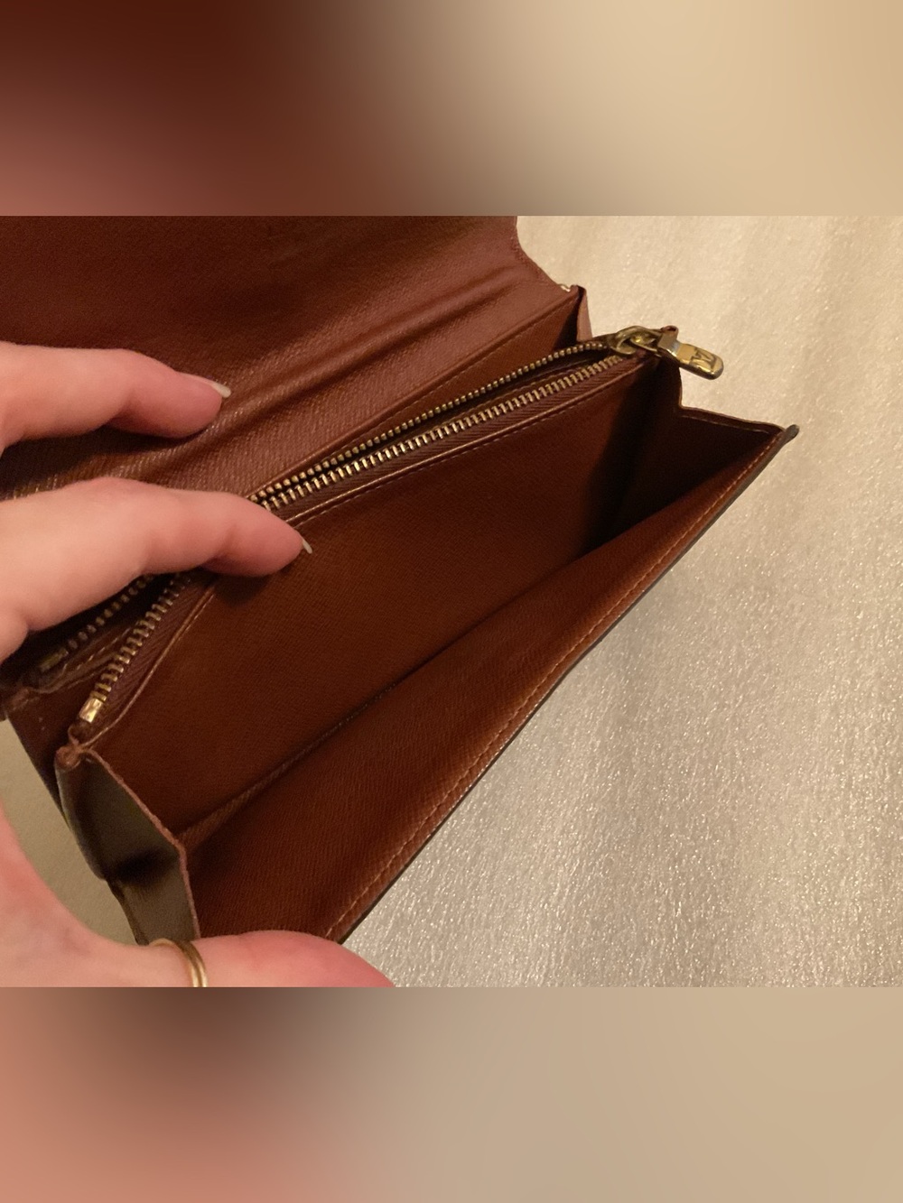 Louis Vuitton Vintage 2004 Monogram Sarah Wallet Long Bifold Made in France - Picture 10 of 16
